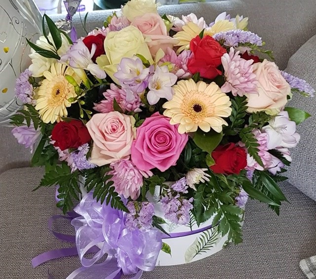 Send Flowers Yeading By Lettys Flowers