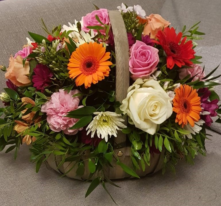 Send Flowers Yeading By Lettys Flowers