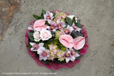 PINK LACE POSY